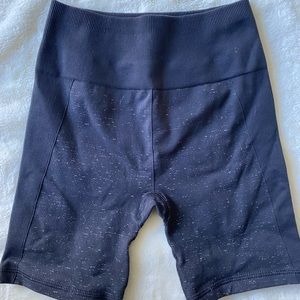 lululemon 6” biker shorts size 6 worn once, gray with light gray specs